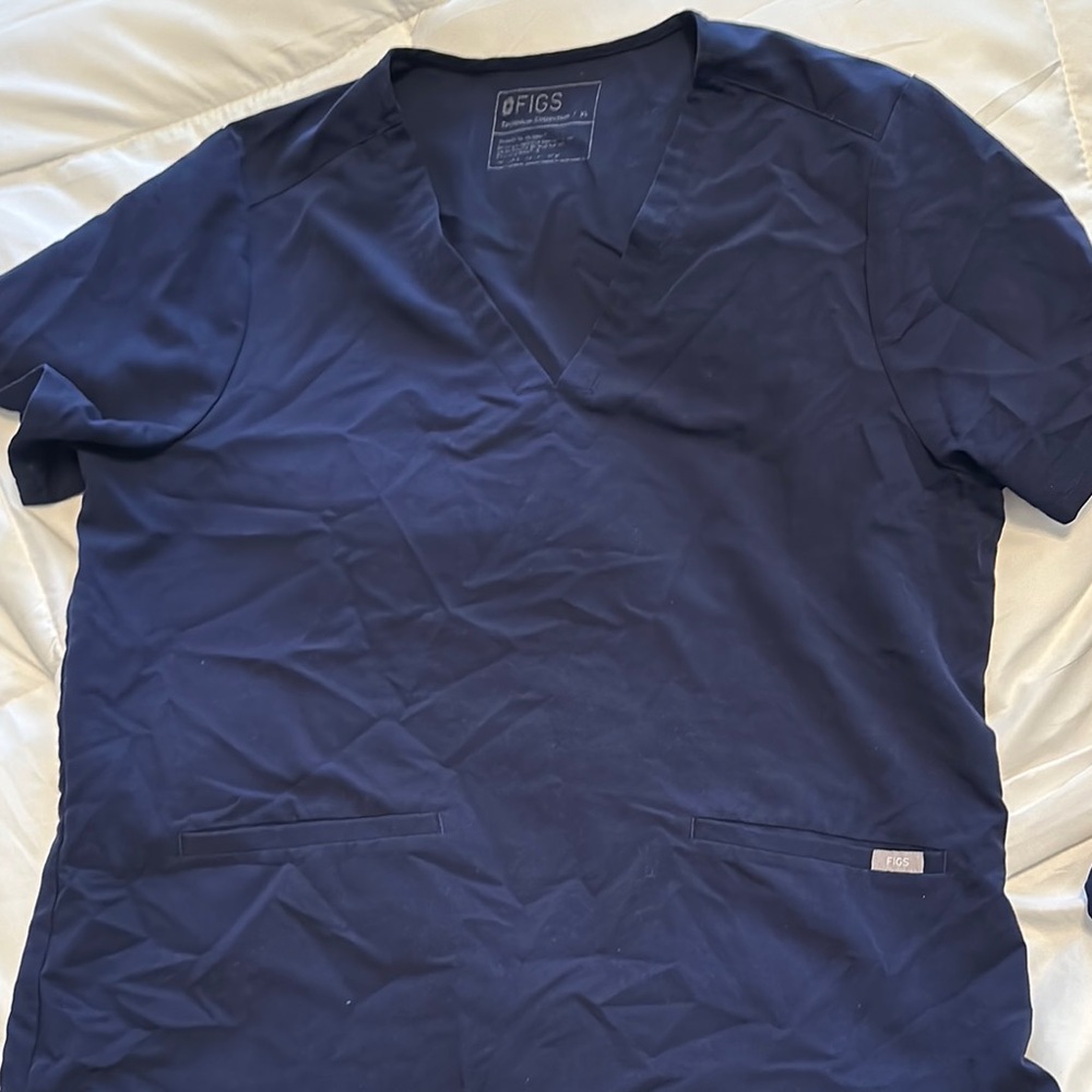 FIGS women’s Navy Blue scrub top